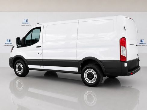 Used 2023 Ford Transit 250 Low Roof w/ Load Area Protection Package RWD image 4