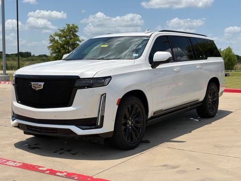 Used 2023 Cadillac Escalade ESV Sport Platinum AWD/4WD image 3