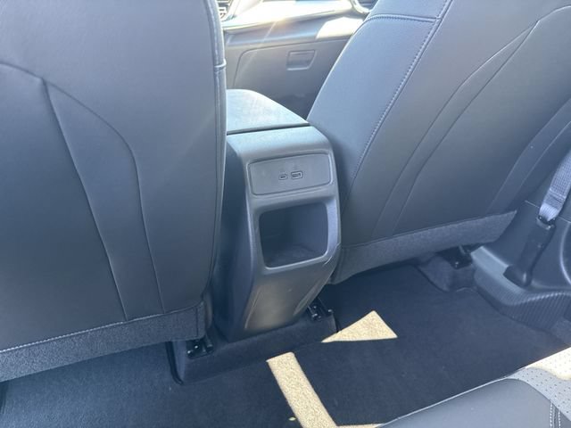 Used 2025 Chevrolet Trax LT w/ LT Convenience Package FWD image 23