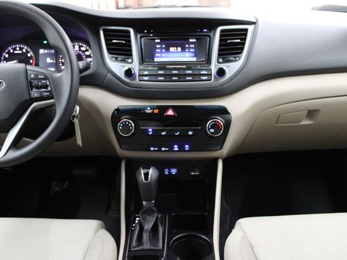 Used 2018 Hyundai Tucson SE FWD image 19