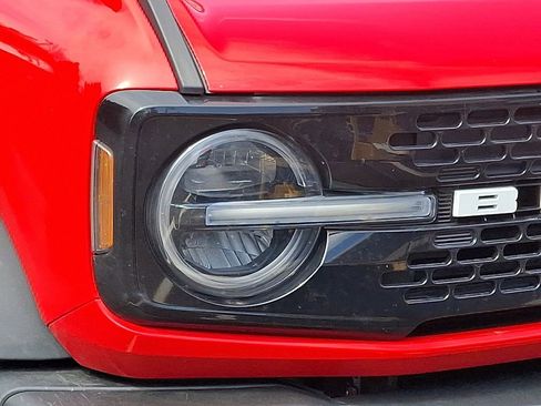 Used 2023 Ford Bronco Wildtrak image 8