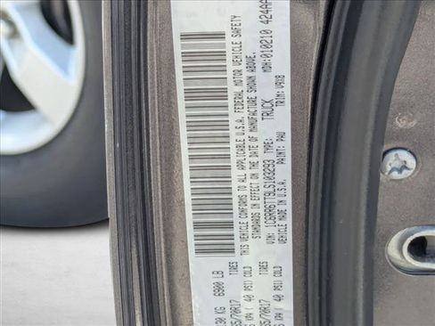 Used 2020 RAM 1500 Classic SLT RWD image 16