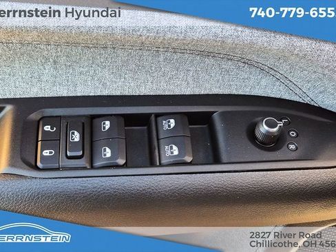 Used 2022 Jeep Compass Latitude image 17