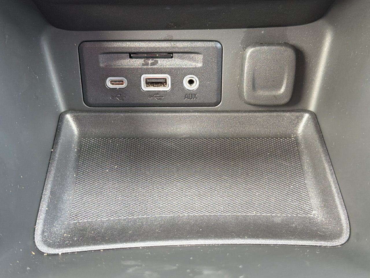Used 2023 GMC Terrain SLT w/ Infotainment Package II FWD image 6