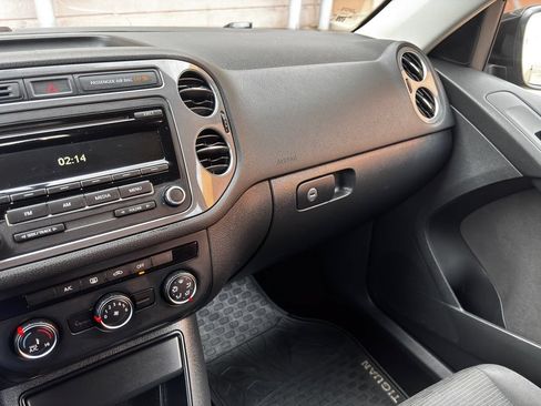 Used 2014 Volkswagen Tiguan S AWD/4WD image 24