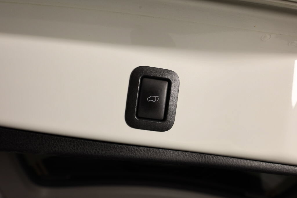 Used 2017 Toyota Highlander SE AWD/4WD image 20