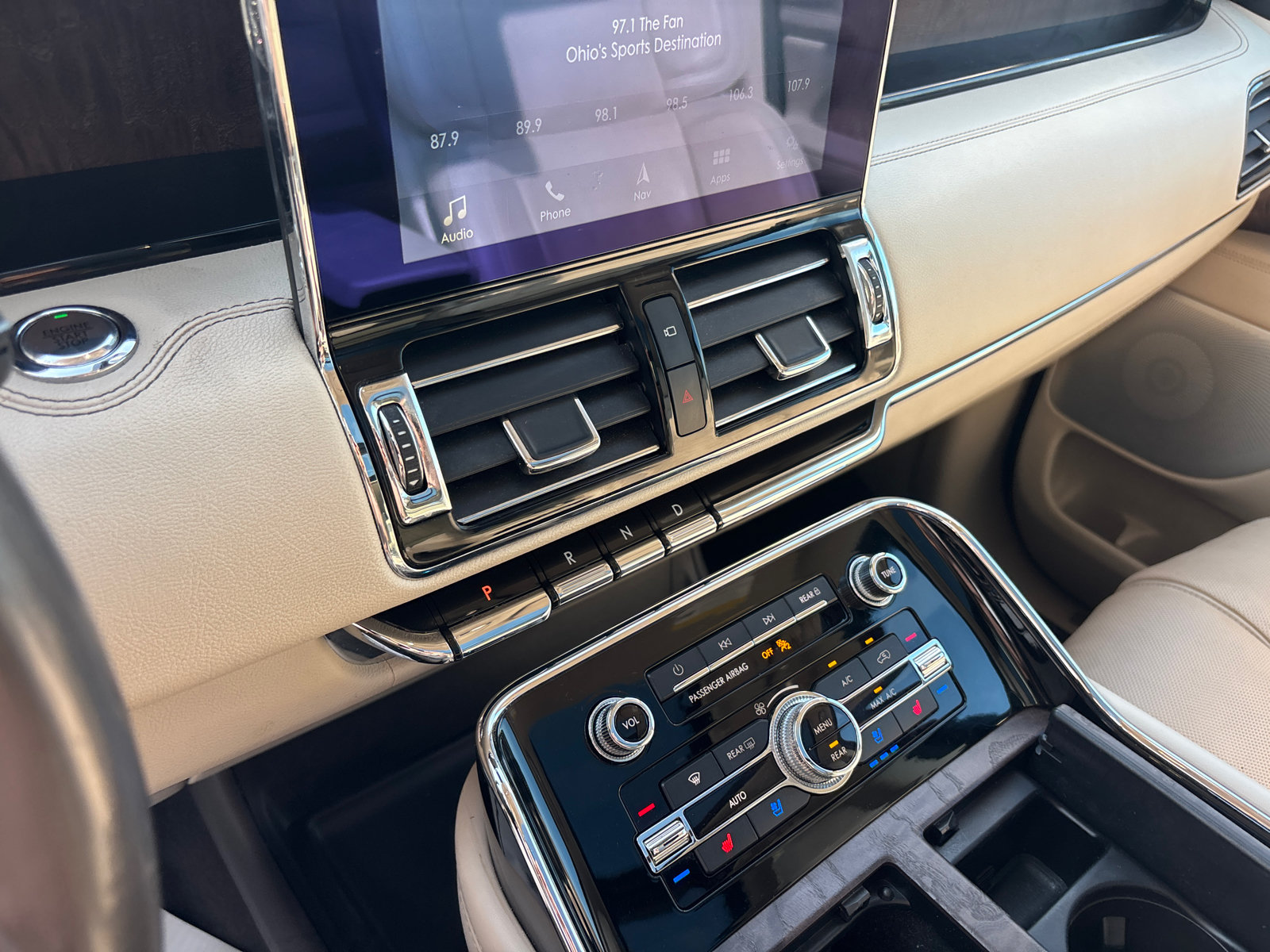 Used 2019 Lincoln Navigator Reserve AWD/4WD image 21