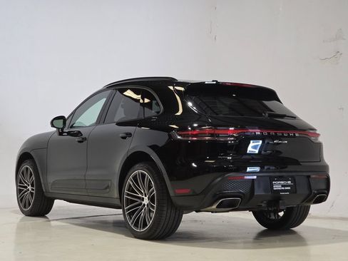 Certified 2026 Porsche Macan AWD/4WD image 3