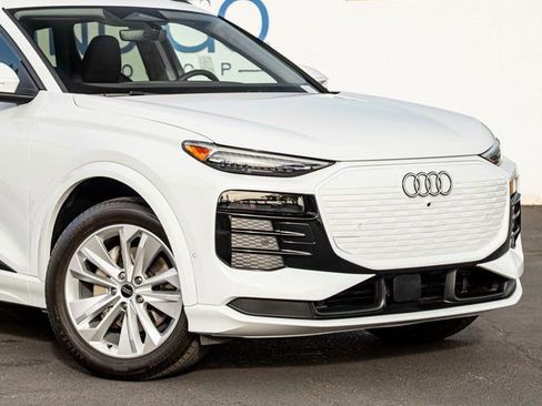 Certified 2025 Audi Q6 e-tron Premium Plus w/ Premium Plus image 5