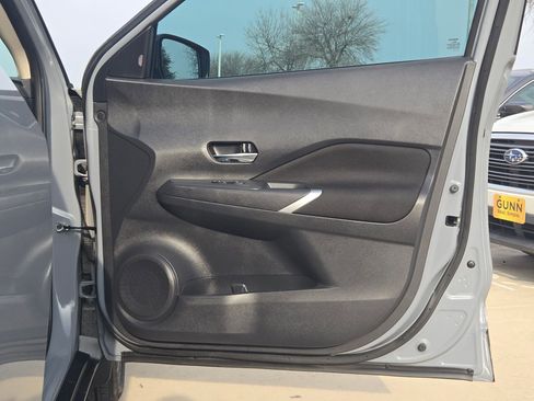 Used 2023 Nissan Kicks SV image 28