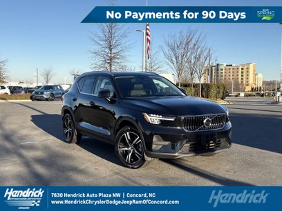 Used 2025 Volvo XC40 B5 Core