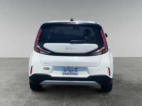 Used 2023 Kia Soul LX FWD image 4