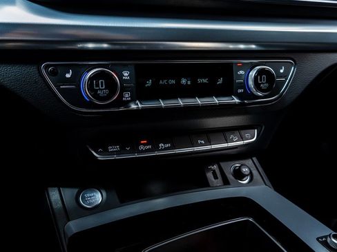 Used 2025 Audi Q5 2.0T Premium w/ Convenience Plus Package image 18