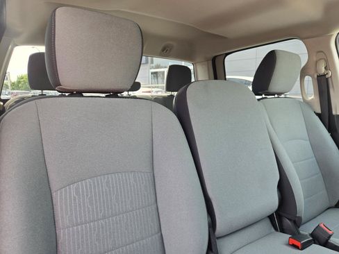 Used 2022 RAM 1500 Classic SLT RWD image 28