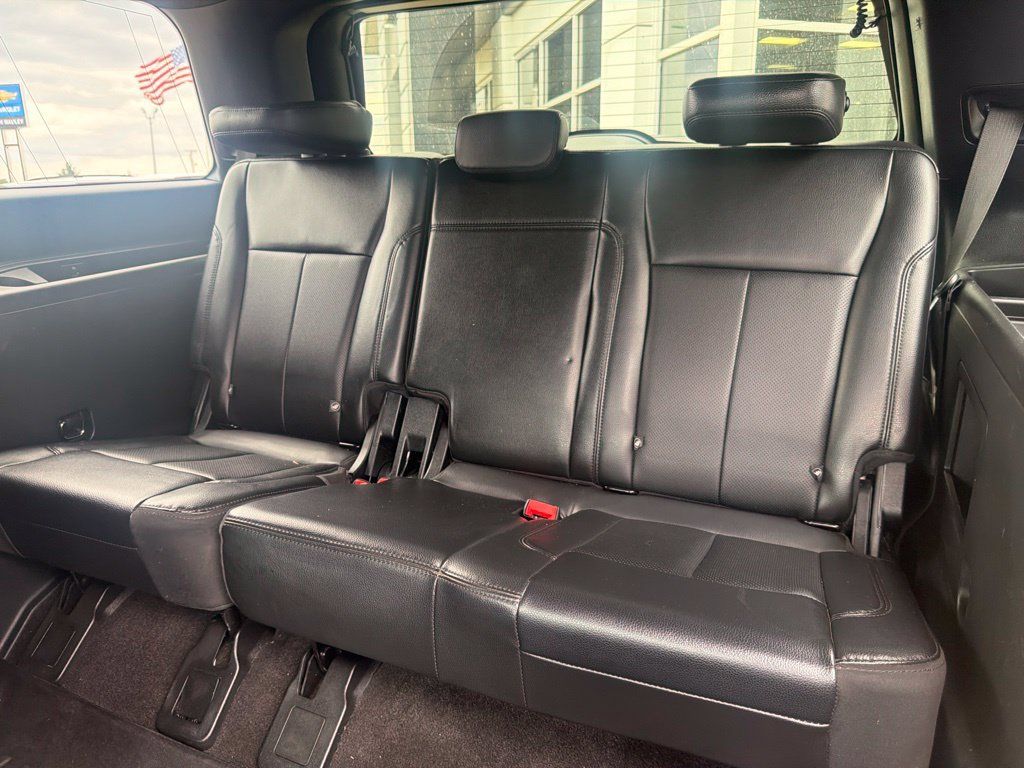 Used 2020 Ford Expedition XLT w/ Equipment Group 202A AWD/4WD image 14