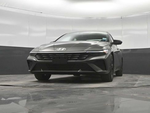 New 2026 Hyundai Elantra SEL Sport FWD image 35