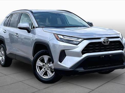 Certified 2025 Toyota RAV4 XLE FWD image 3