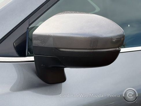 Used 2025 Nissan Pathfinder SV image 11