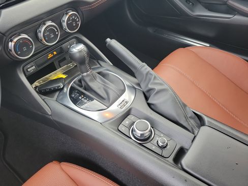 Used 2022 MAZDA MX-5 Miata RF Grand Touring image 8