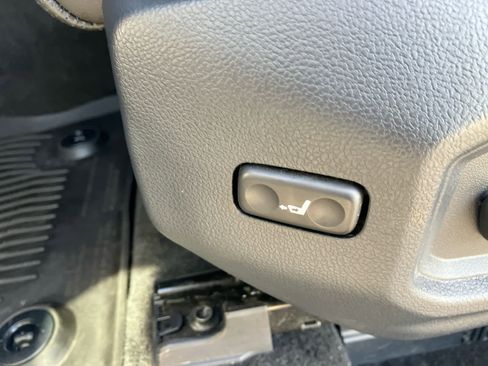 Used 2023 Toyota Tundra Platinum image 12