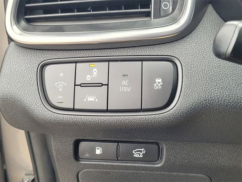 Used 2018 Kia Sorento SX image 26