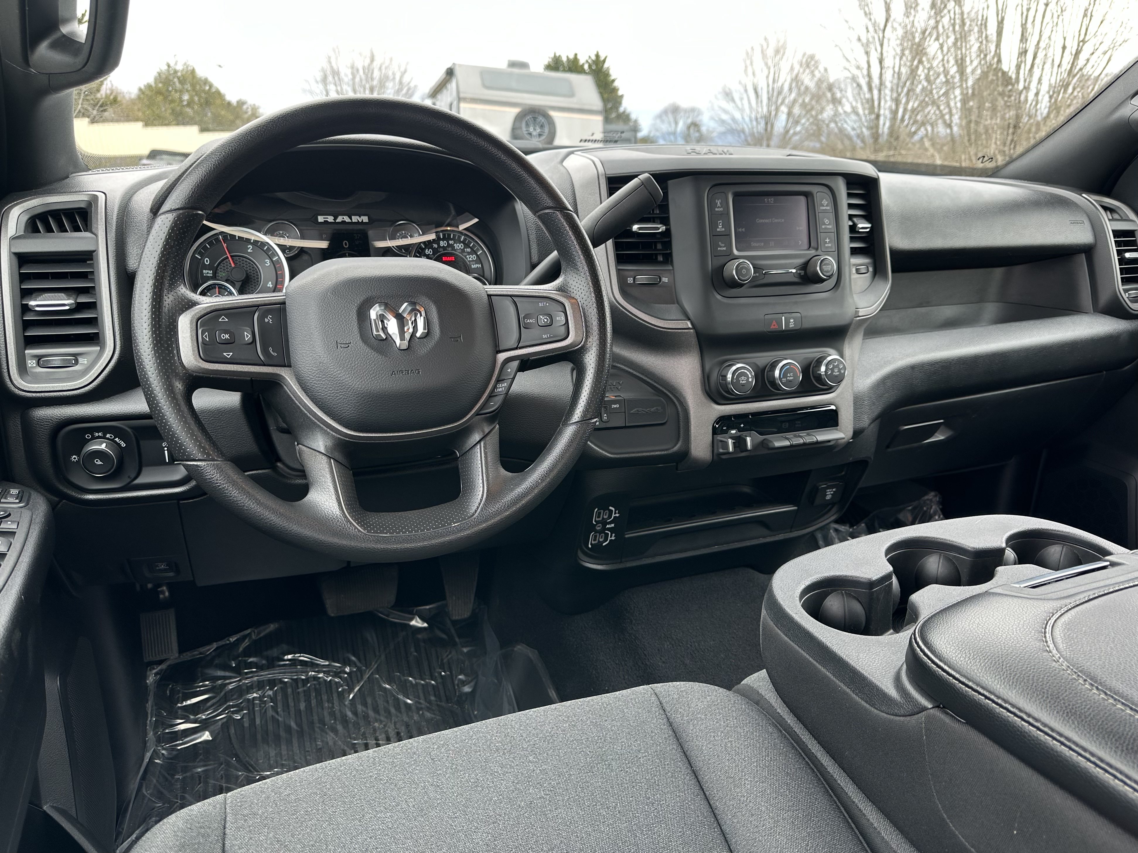 Used 2024 RAM 3500 Tradesman w/ Chrome Appearance Group AWD/4WD image 15