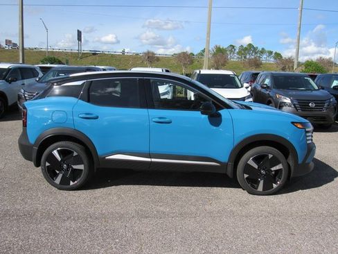 New 2026 Nissan Kicks SR image 2