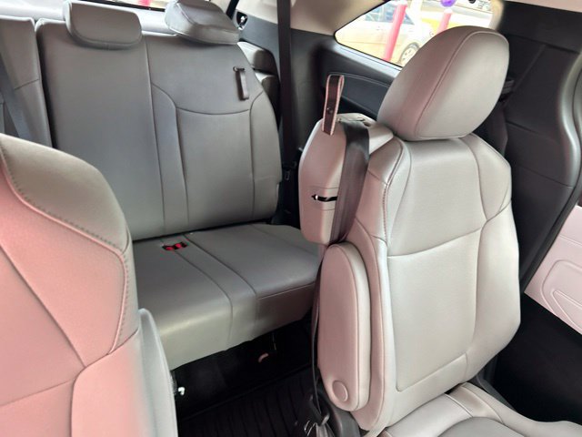 Used 2026 Toyota Sienna XLE FWD image 14