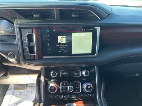 Used 2024 GMC Yukon XL Denali Ultimate AWD/4WD image 15