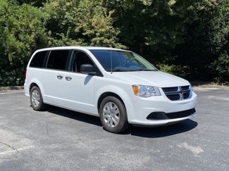 Used 2019 Dodge Grand Caravan SE w/ UConnect Hands-Free Group FWD video 2