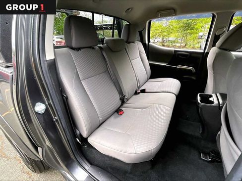Certified 2022 Toyota Tacoma SR5 AWD/4WD image 20