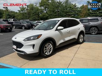 Used 2020 Ford Escape SE image 1