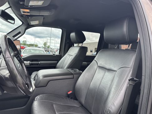 Used 2016 Ford F350 Lariat w/ Lariat Interior Package AWD/4WD image 4