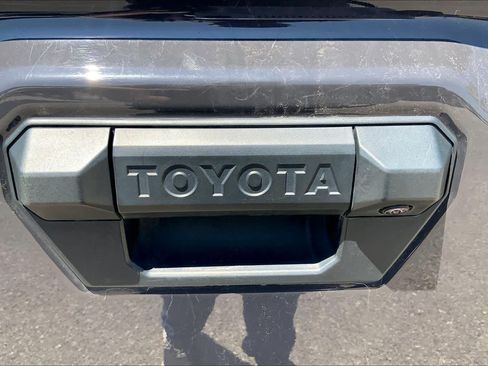 Used 2025 Toyota Tacoma SR5 AWD/4WD image 30