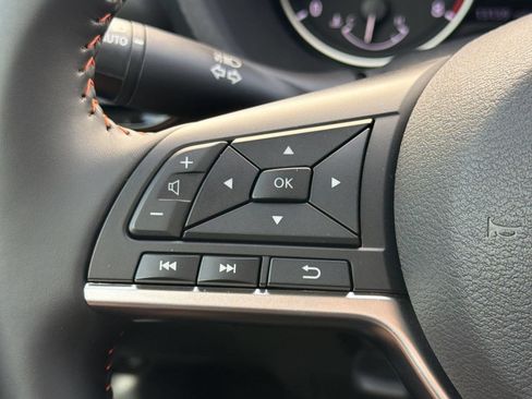 Used 2025 Nissan Sentra SR FWD image 16