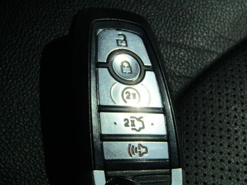 Used 2018 Ford Explorer Limited w/ Equipment Group 301A image 28