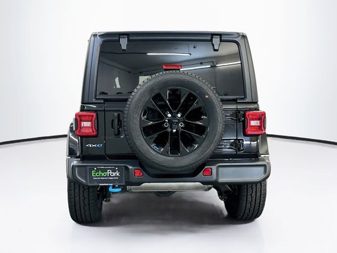 Used 2023 Jeep Wrangler Unlimited Sahara w/ Cold Weather Group AWD/4WD image 7