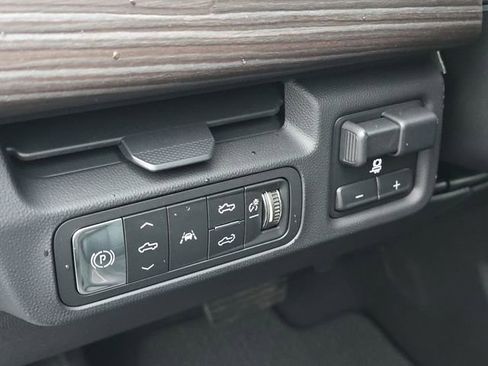 New 2025 GMC Sierra EV Denali image 17