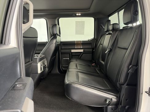 Used 2019 Ford F150 Lariat w/ Equipment Group 502A Luxury image 8