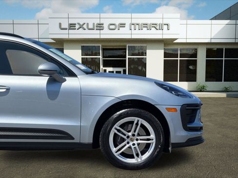 Used 2022 Porsche Macan AWD/4WD image 36