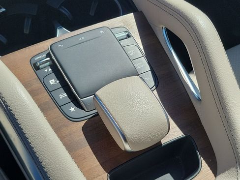 Used 2022 Mercedes-Benz GLE 350 4MATIC image 25