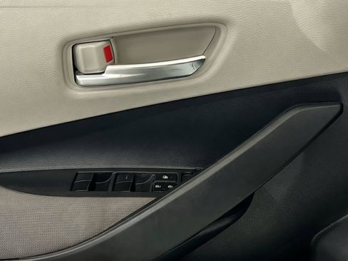 Used 2021 Toyota Corolla LE w/ Carpet Mat Package (TMS) FWD image 13