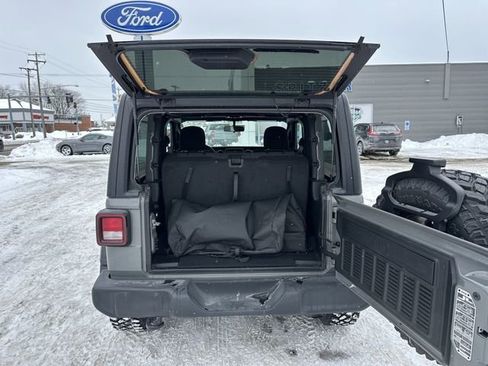 Used 2022 Jeep Wrangler Willys image 21