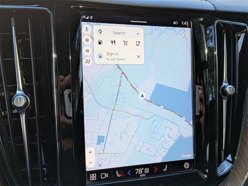 Certified 2023 Volvo XC60 B5 Plus w/ Protection Package Premier image 24