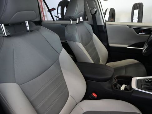 Used 2019 Toyota RAV4 Limited w/ Advanced Technology Package AWD/4WD image 9