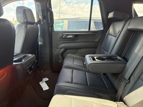 Used 2025 Chevrolet Tahoe LT RWD image 3