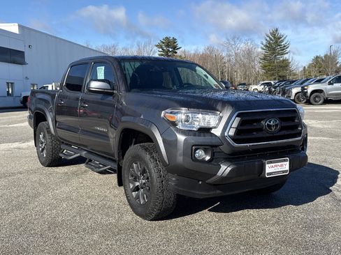 Used 2023 Toyota Tacoma SR5 AWD/4WD image 5