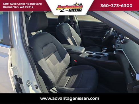 Used 2025 Nissan Altima 2.5 S FWD image 14