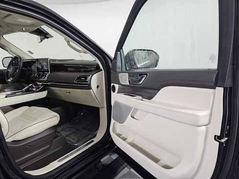 Used 2021 Lincoln Navigator L Black Label image 13