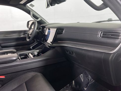 Used 2022 Jeep Wagoneer Series II image 31